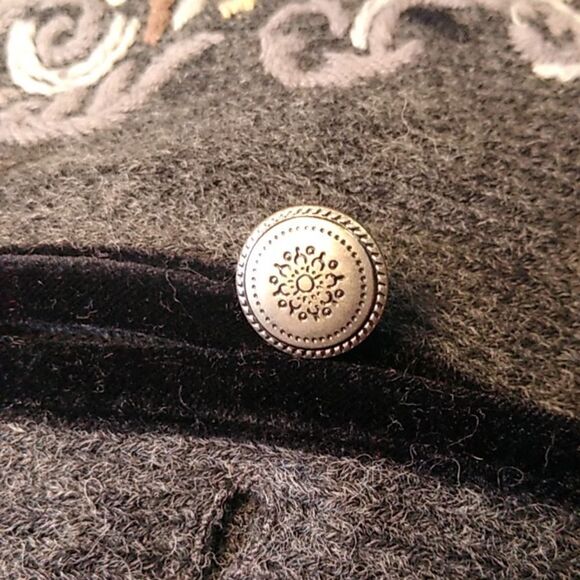Croft & Barrow Women's XL Wool Blend Velvet Trim Silver tone Metal Buttons - Picture 9 of 9